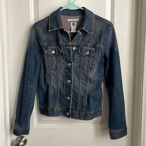GAP women’s denim jacket